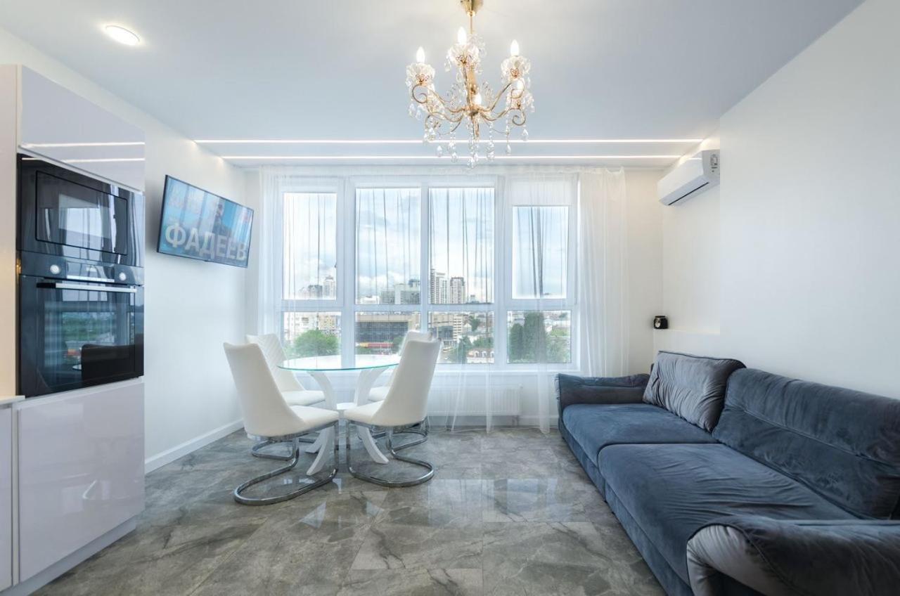 Kyiv White Apartment Victory Exterior foto